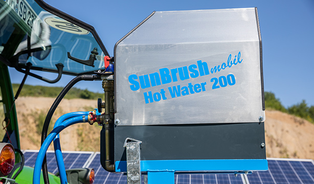 SunBrush mobil  Cleaning equipment accessories, SAFE CLEANING WITH PRE-HEATED WATER